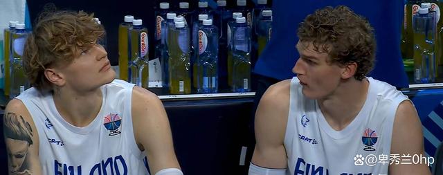 芬兰队在比赛中展现出强大实力,晋级四强